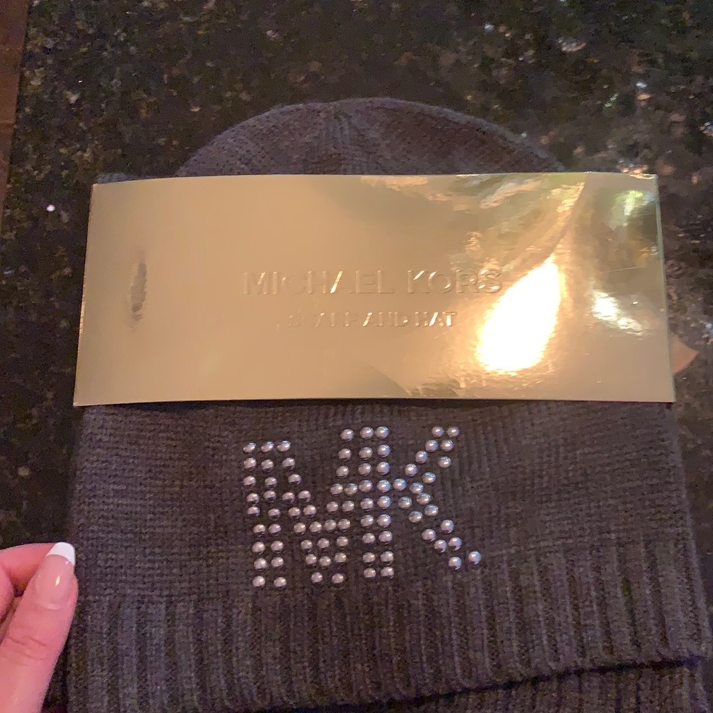 New, MK hat and scarf set